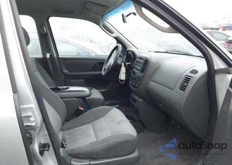 2004 Ford Escape Xls из США, поврежденный, VIN 1FMYU02154KB68235